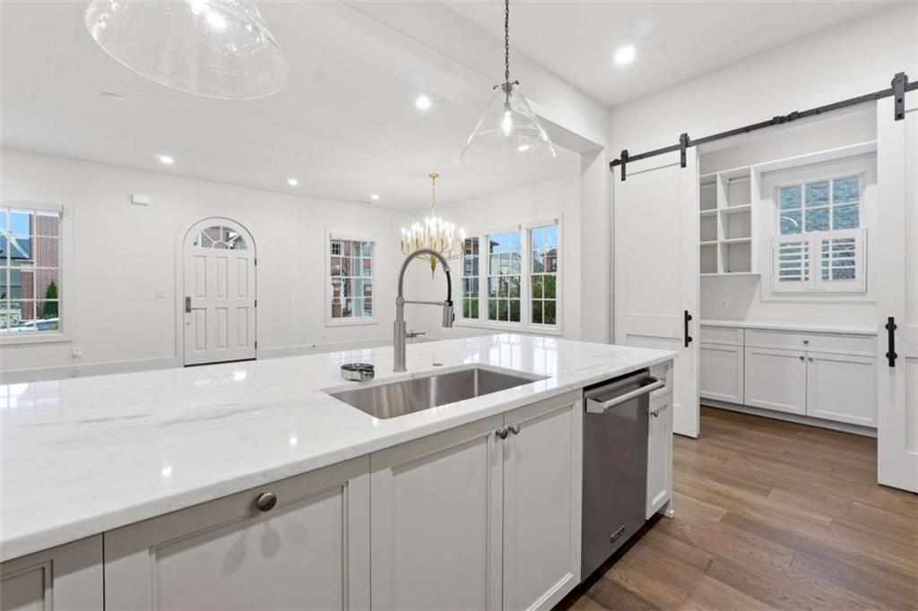 215 3rd Street Property Photo 13