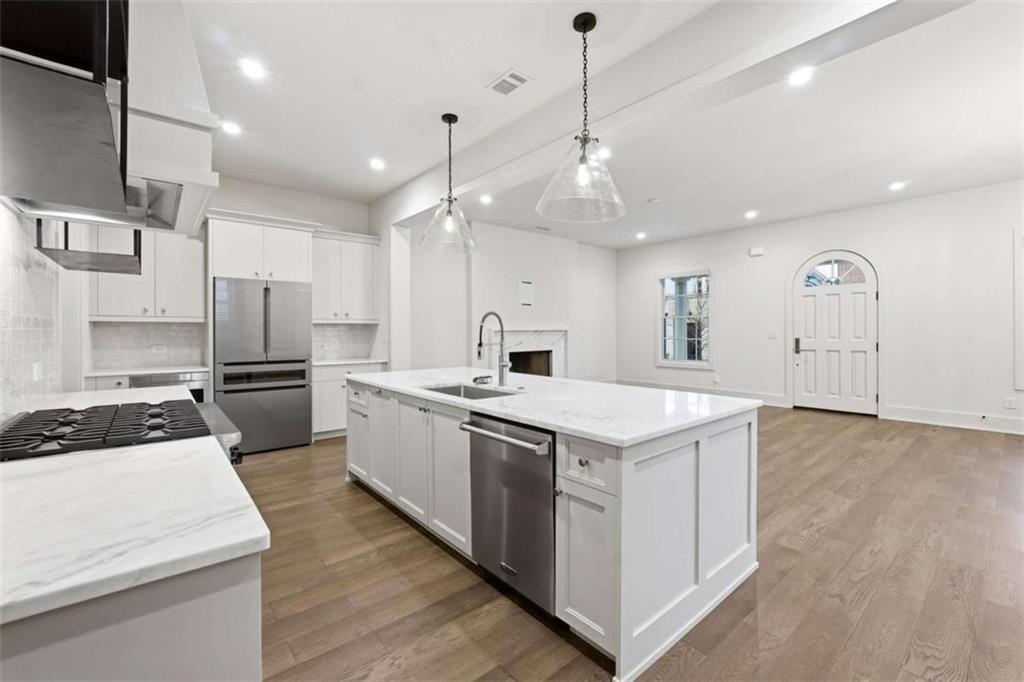 215 3rd Street Property Photo 14