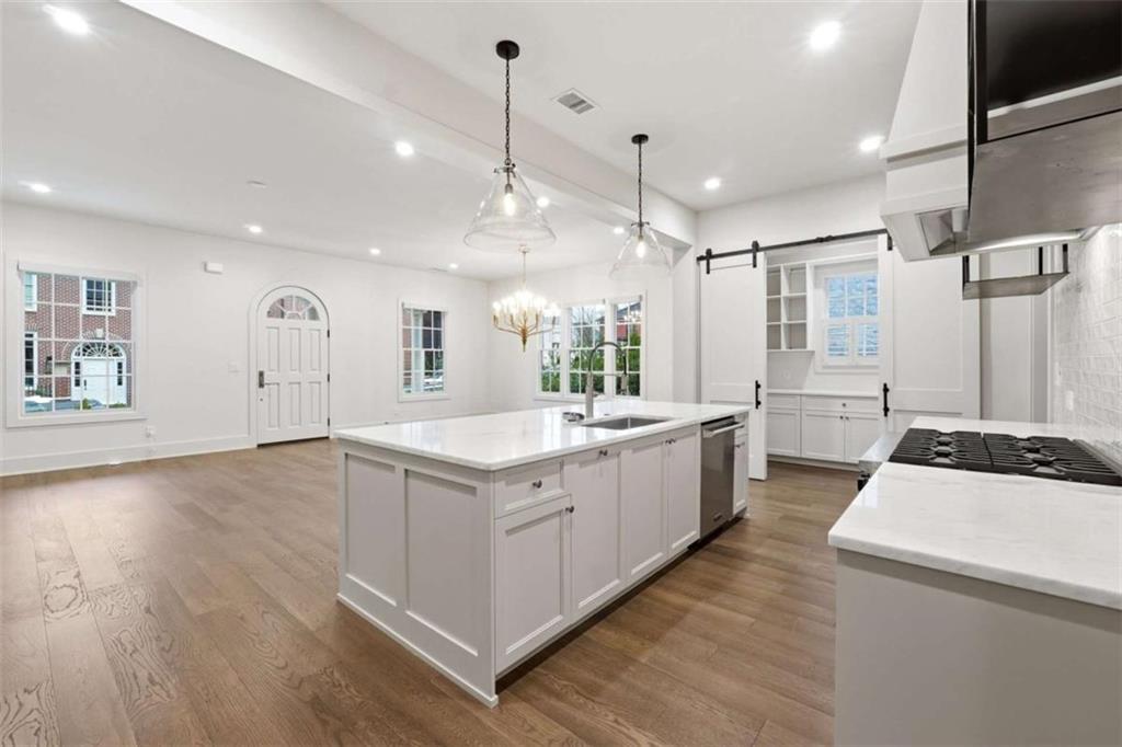 215 3rd Street Property Photo 15