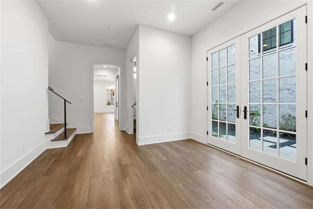 215 3rd Street Property Photo 21