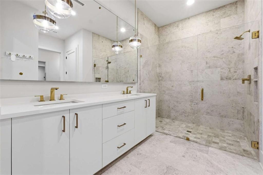 215 3rd Street Property Photo 24