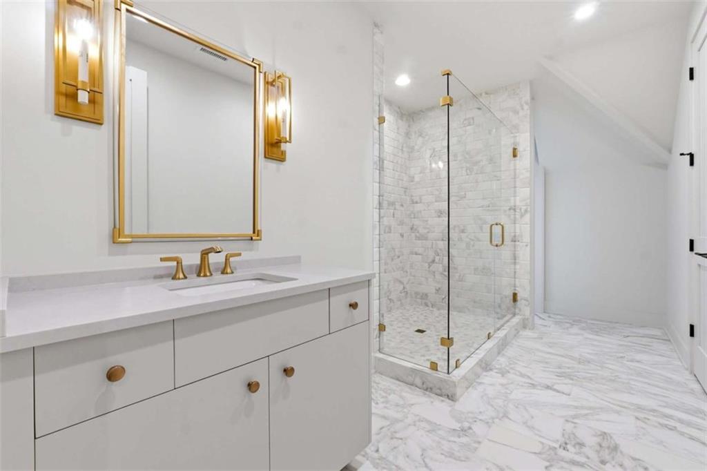 215 3rd Street Property Photo 33