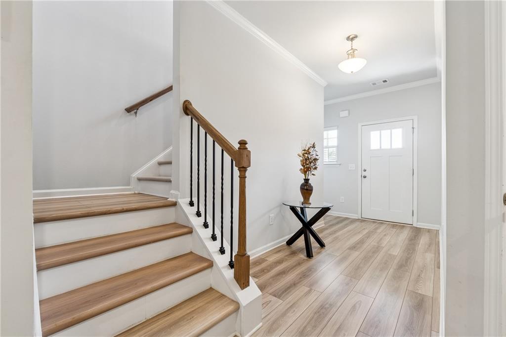 2757 Malton Way Property Photo 3