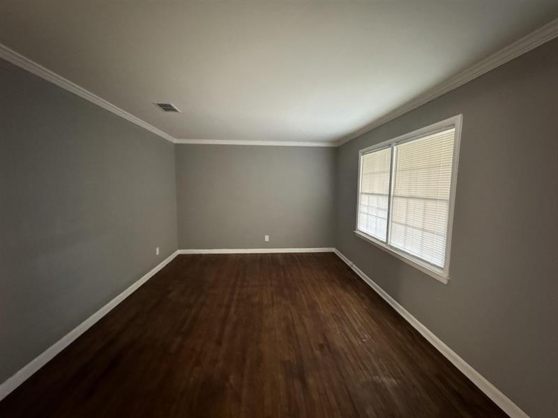 7740181 Property Photo 8