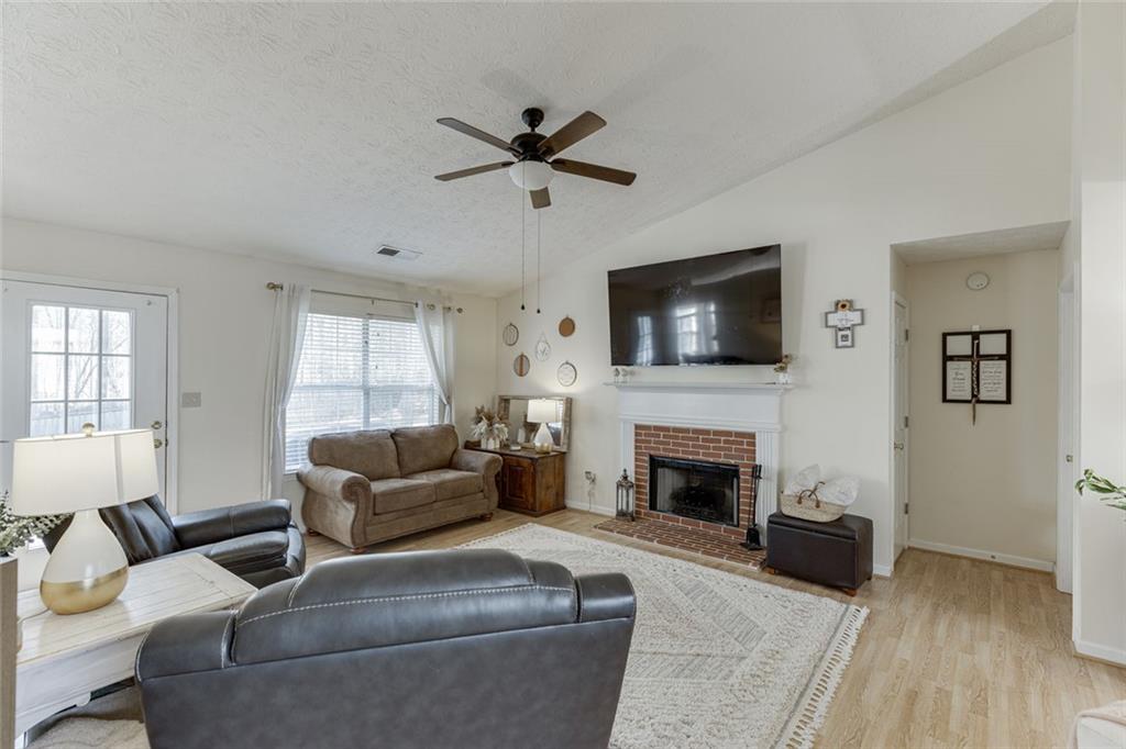 2340 Heatherton Circle Property Photo 6