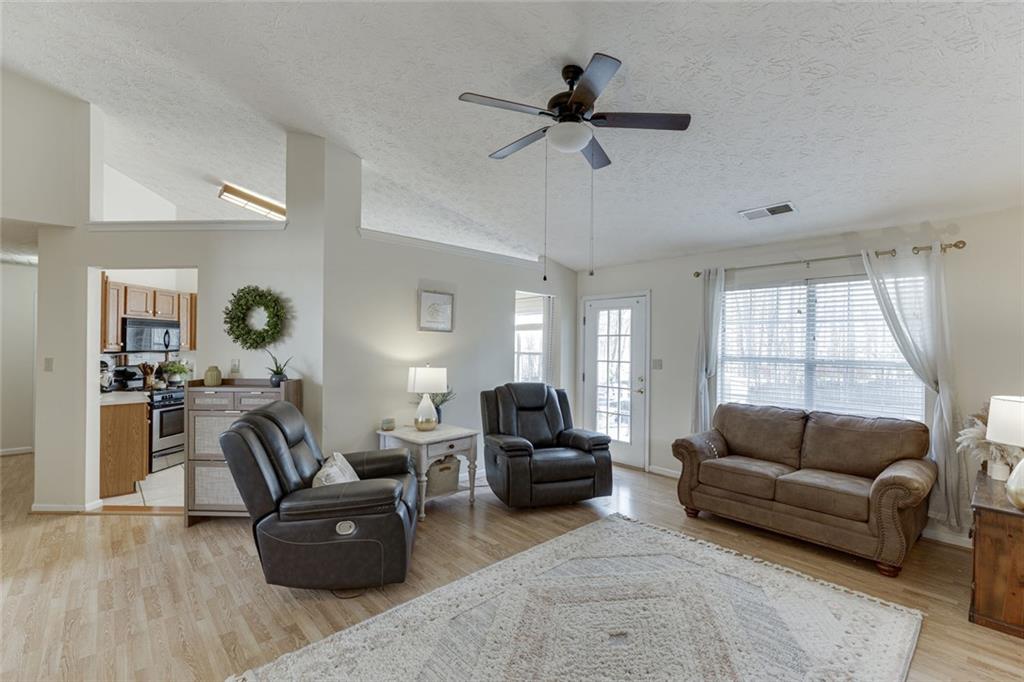 2340 Heatherton Circle Property Photo 7