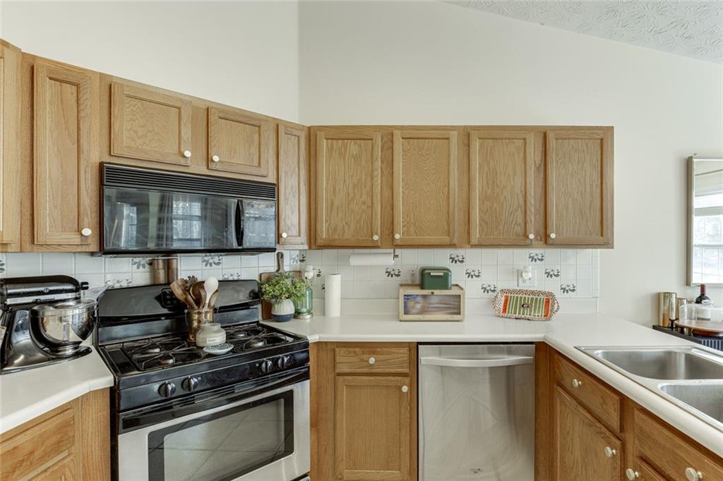 2340 Heatherton Circle Property Photo 12
