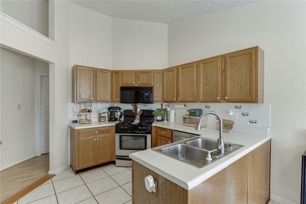2340 Heatherton Circle Property Photo 13