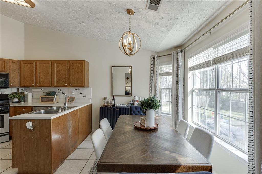 2340 Heatherton Circle Property Photo 14