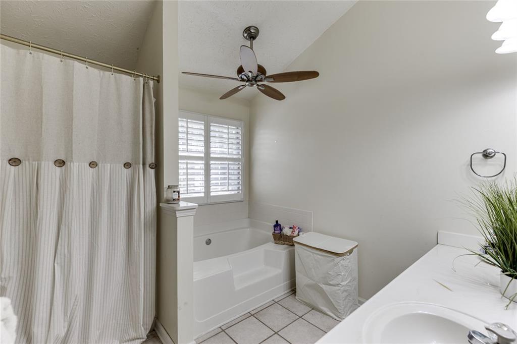 2340 Heatherton Circle Property Photo 21