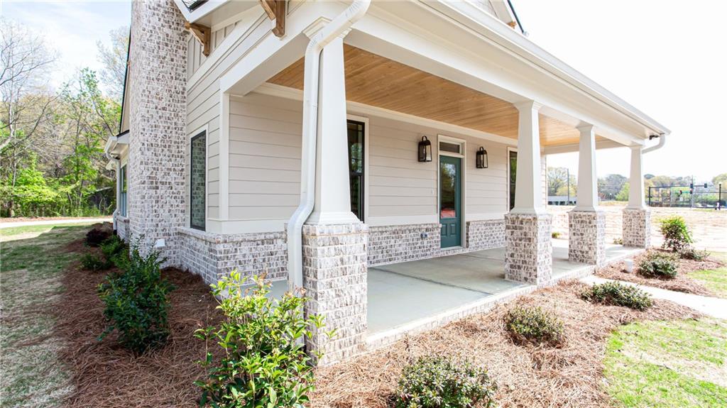 2044 Bennett Road Property Photo 5