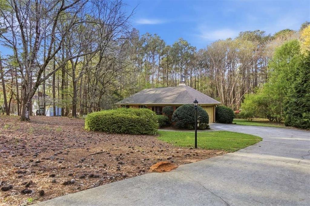 3197 Spring Lake Drive Property Photo 2