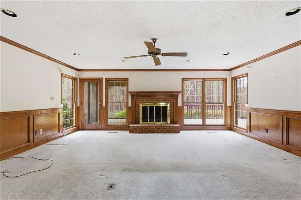 3197 Spring Lake Drive Property Photo 10