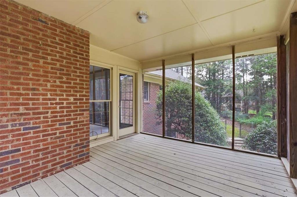 3197 Spring Lake Drive Property Photo 13