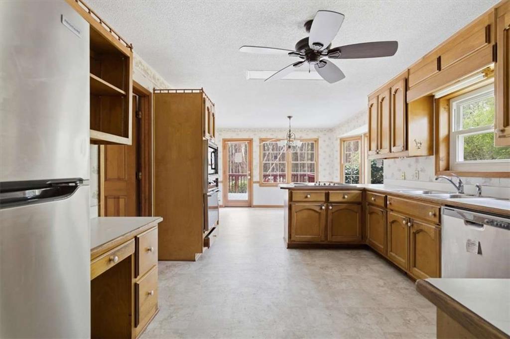 3197 Spring Lake Drive Property Photo 14