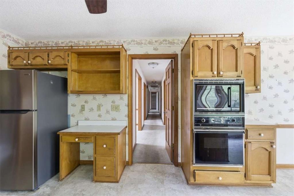 3197 Spring Lake Drive Property Photo 15