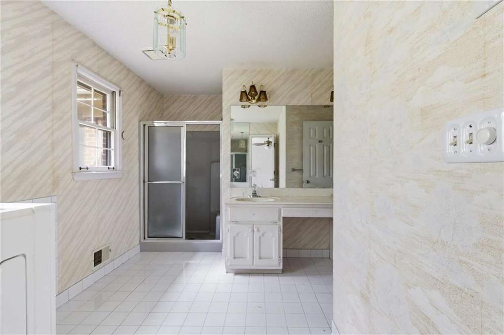 3197 Spring Lake Drive Property Photo 22
