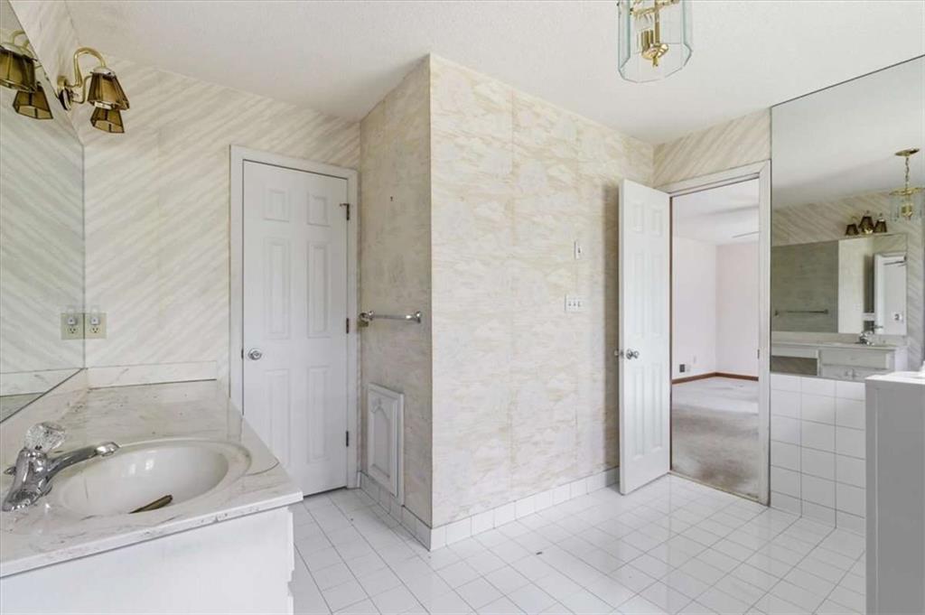3197 Spring Lake Drive Property Photo 23