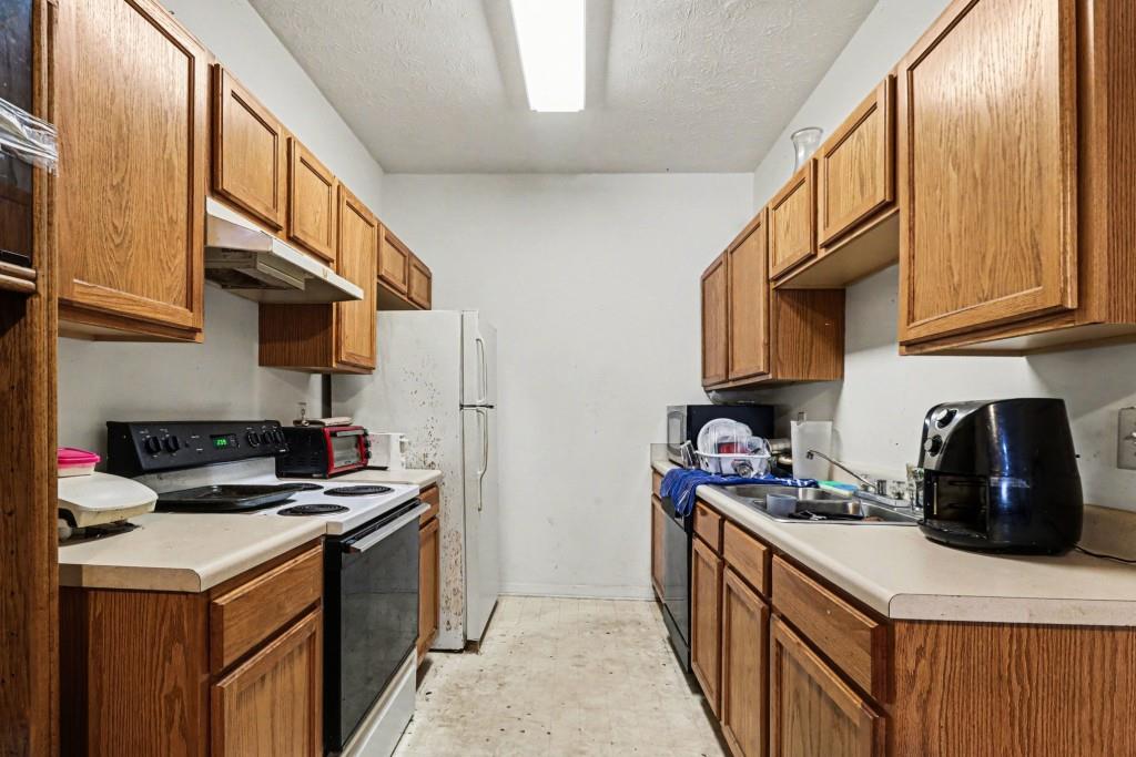 742 Boston Common Property Photo 7