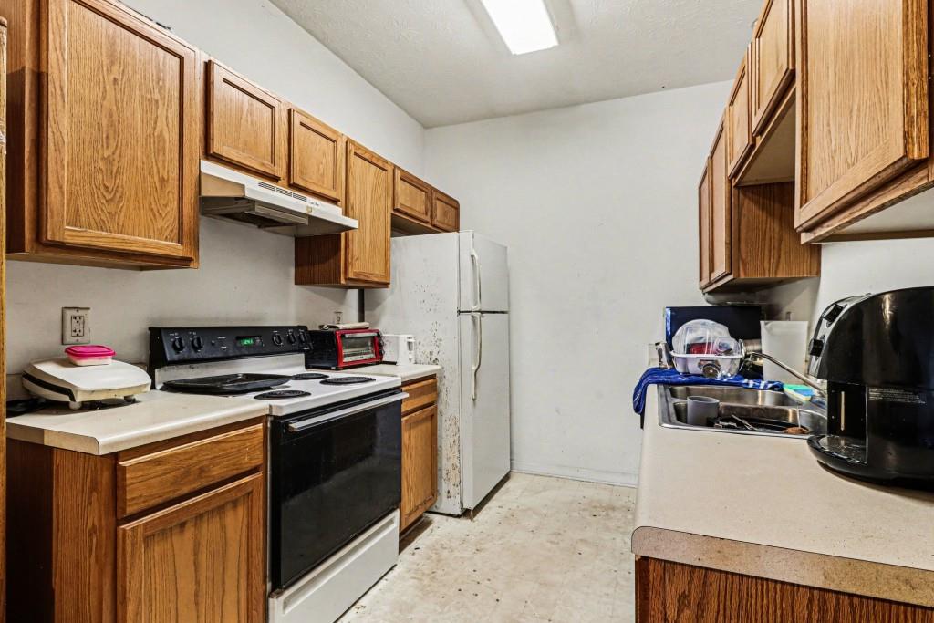 742 Boston Common Property Photo 8