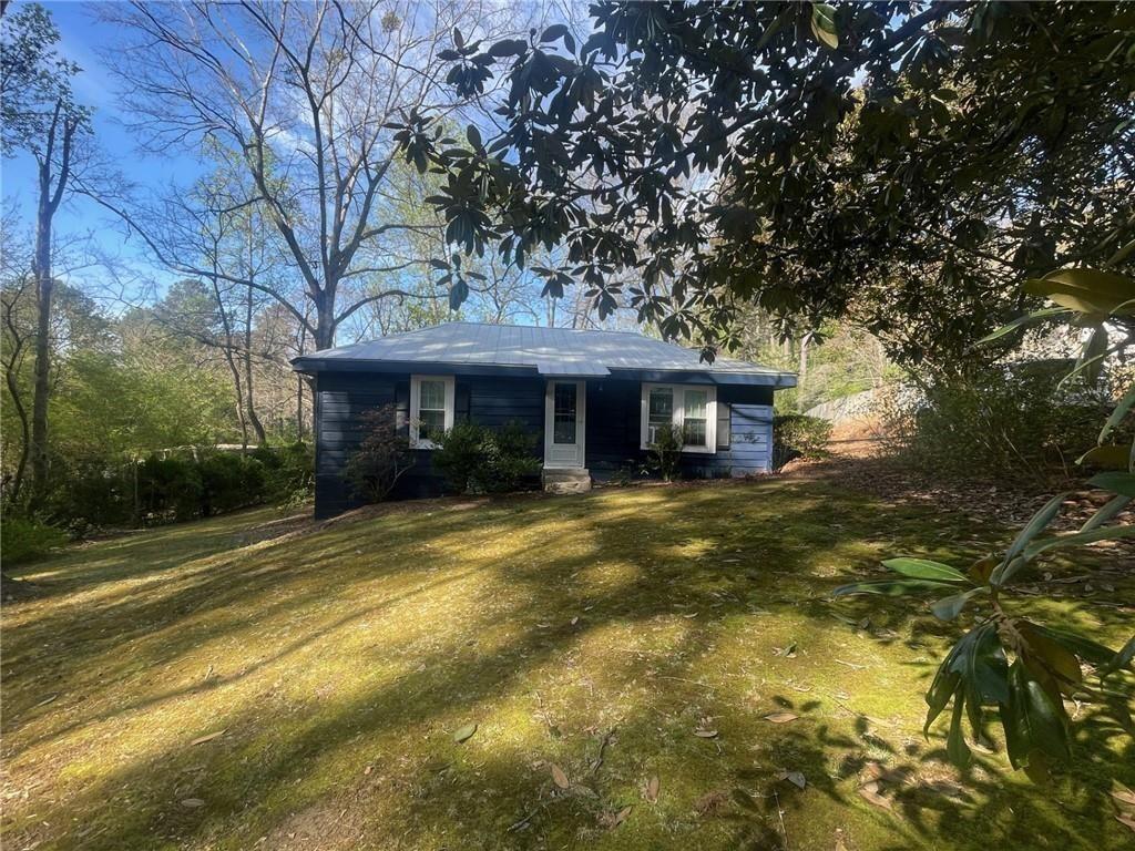 16040 Henderson Road Property Photo 1