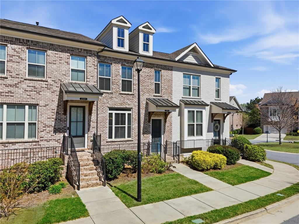 2051 Glenview Park Circle Property Photo 1