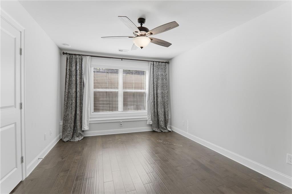 2051 Glenview Park Circle Property Photo 13