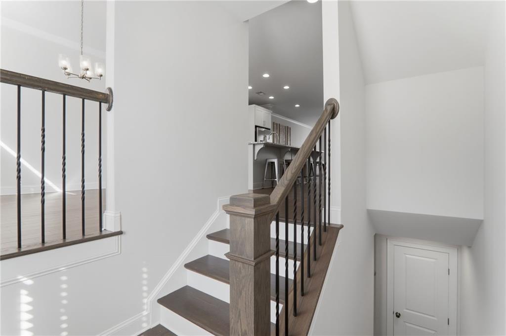 2051 Glenview Park Circle Property Photo 14