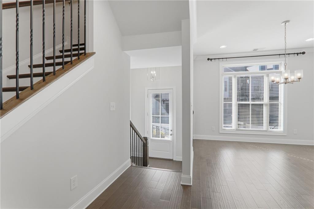 2051 Glenview Park Circle Property Photo 15