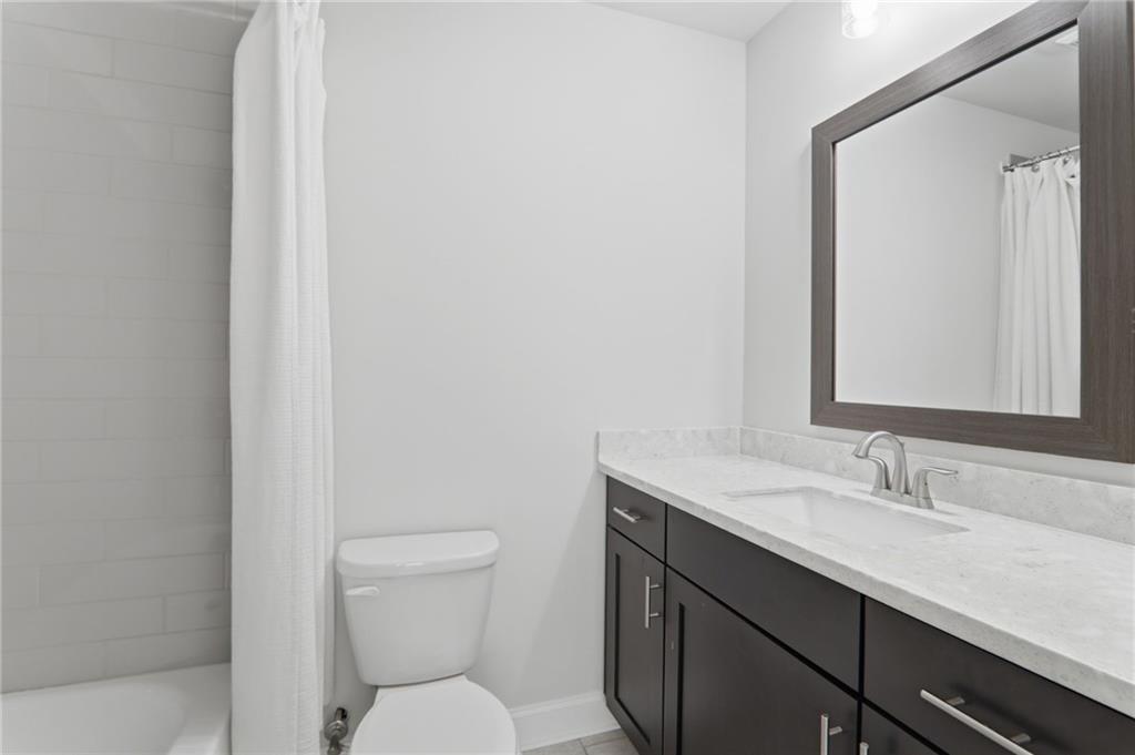 2051 Glenview Park Circle Property Photo 32