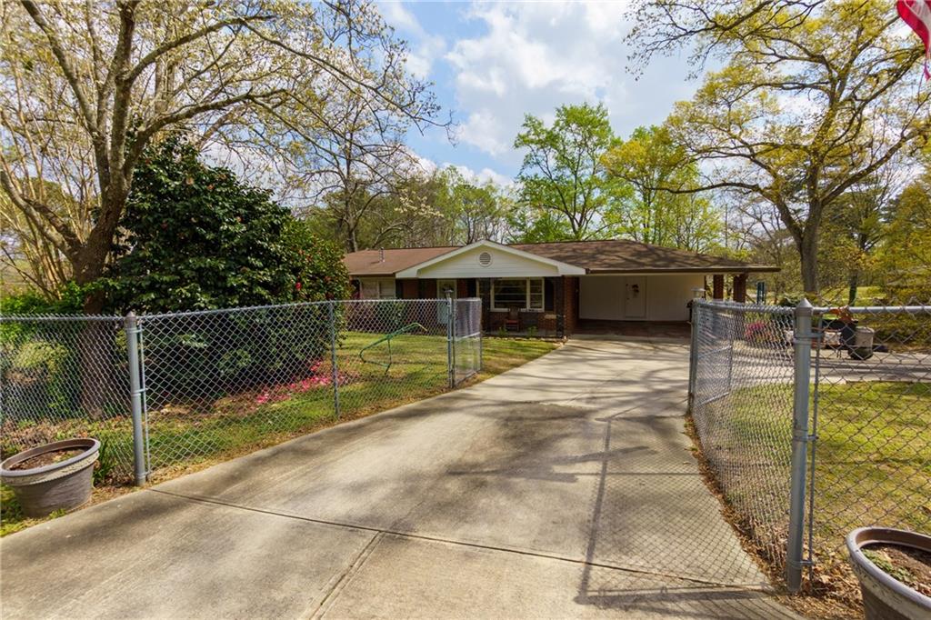 130 Stroud Drive SE Property Photo 1