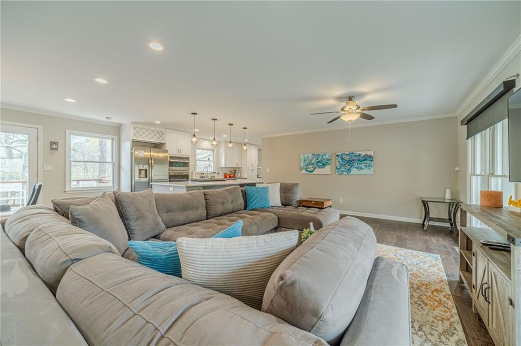 691 Harbor Cove Property Photo 7