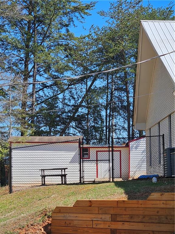2920 Browns Bridge Road Property Photo 5