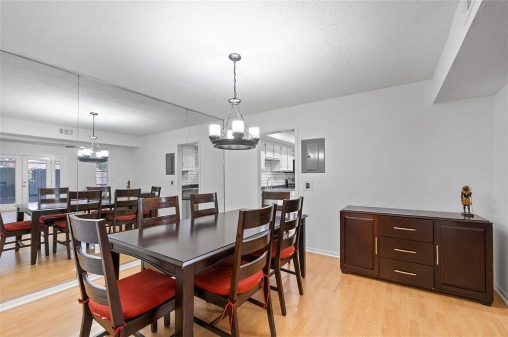 6851 Roswell Road Unit D28 Property Photo 8