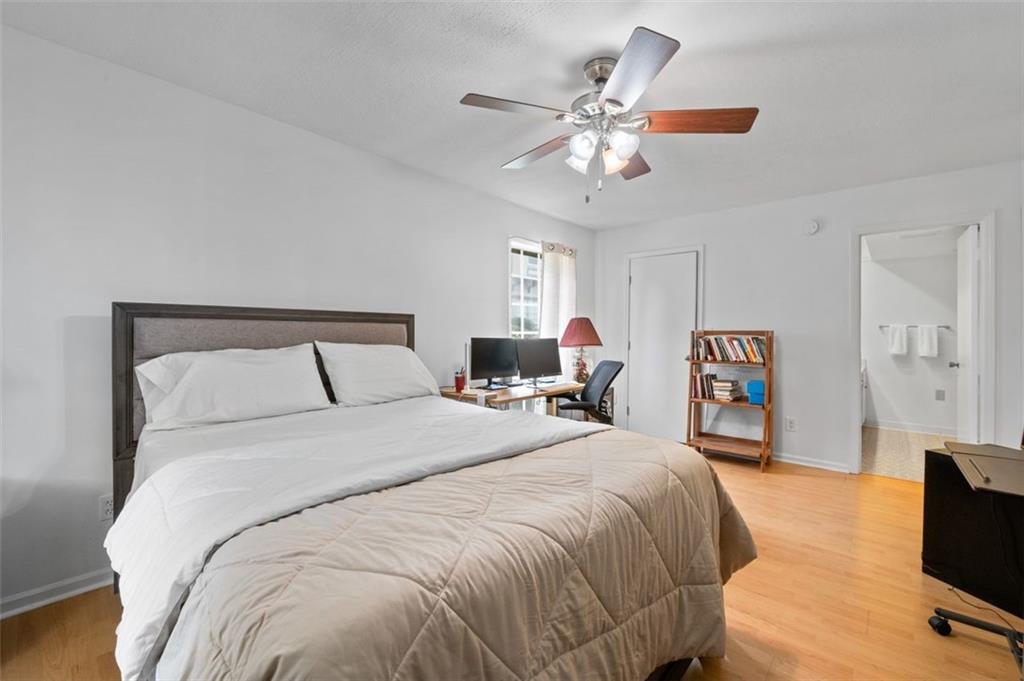 6851 Roswell Road Unit D28 Property Photo 16