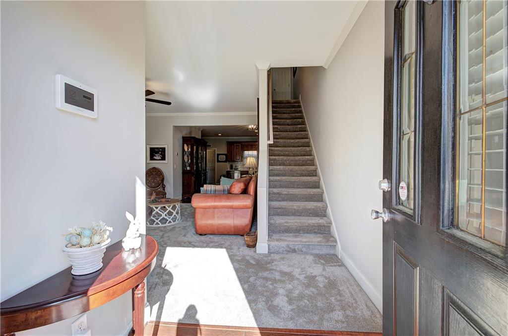 618 Manor Way Property Photo 3