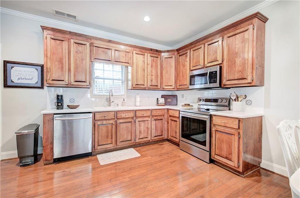 618 Manor Way Property Photo 10