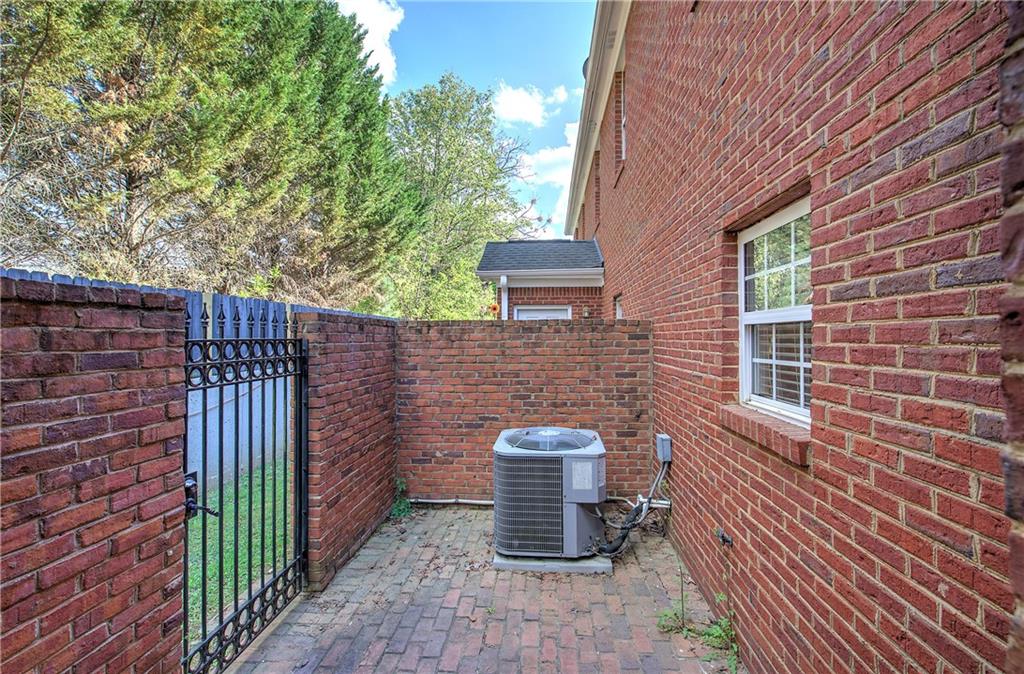 618 Manor Way Property Photo 27