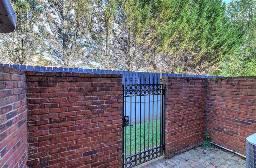 618 Manor Way Property Photo 28