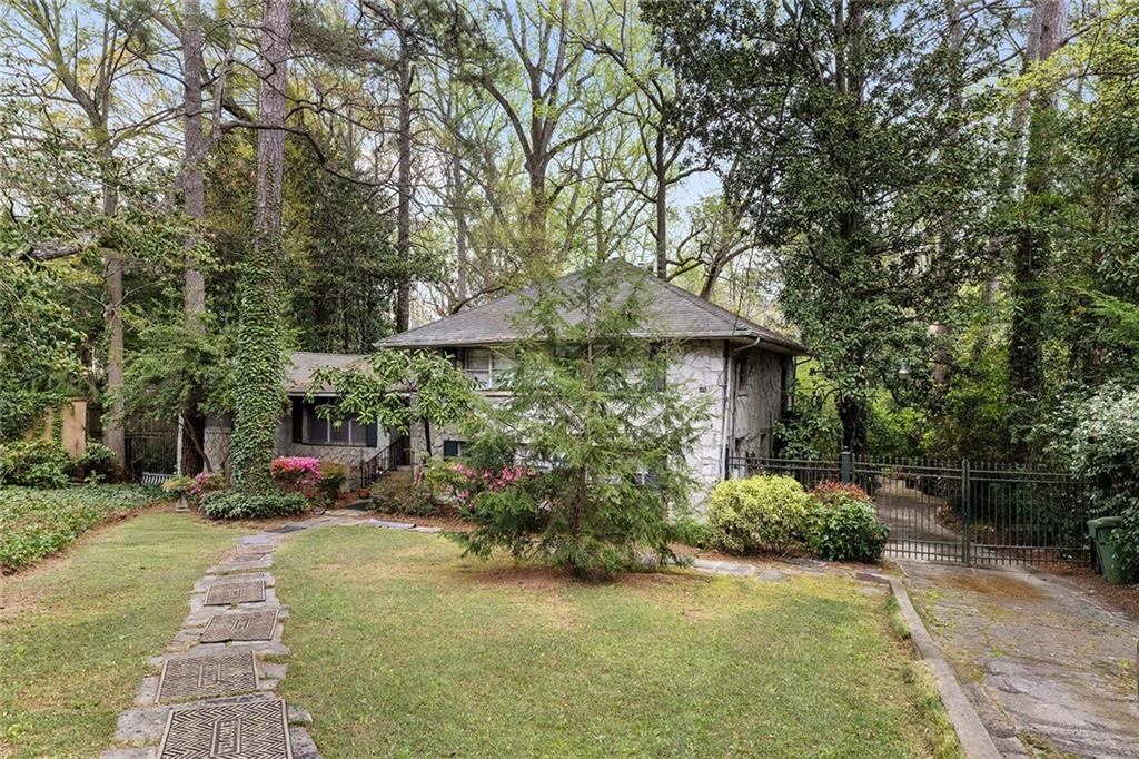 747 Lullwater Road Ne Property Photo 2