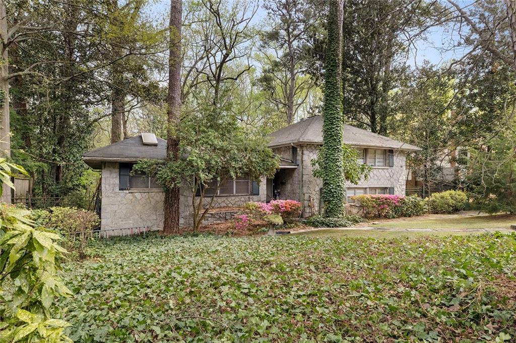 747 Lullwater Road Ne Property Photo 4