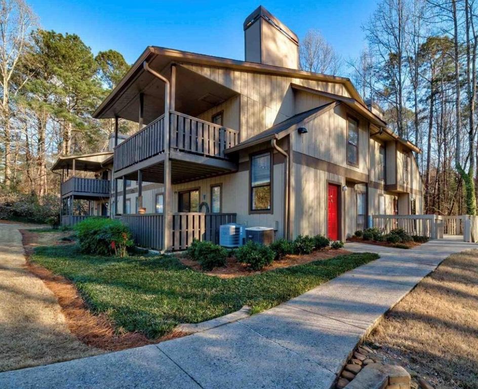 709 Woodcliff Drives Property Photo 1