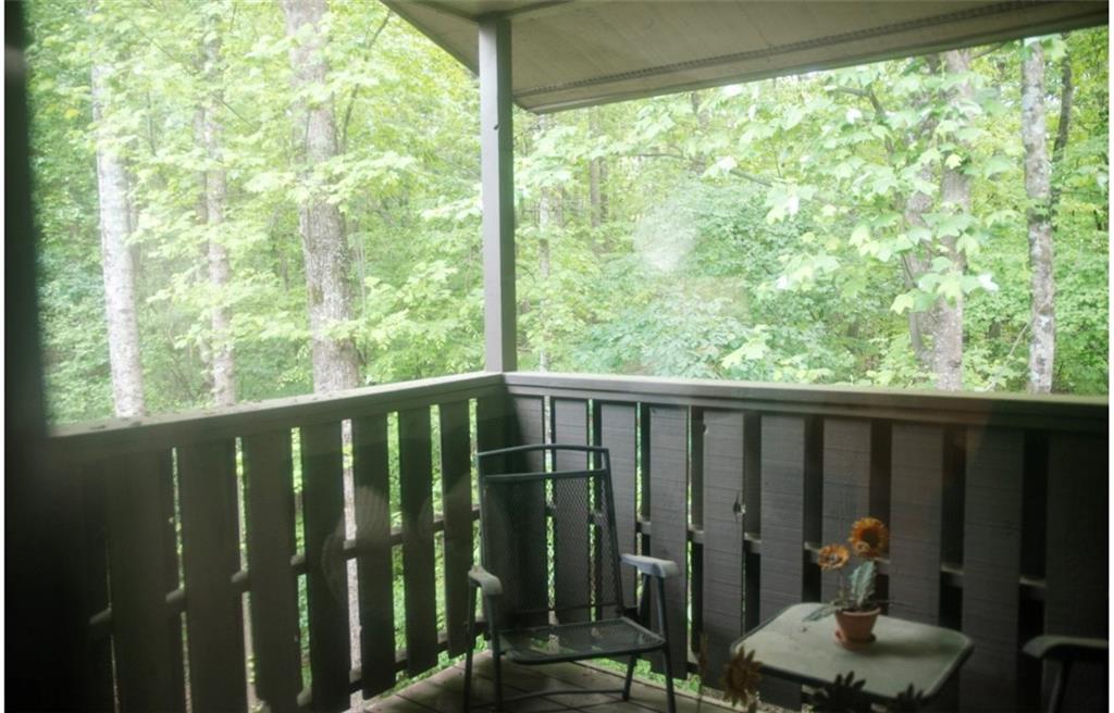 709 Woodcliff Drives Property Photo 6