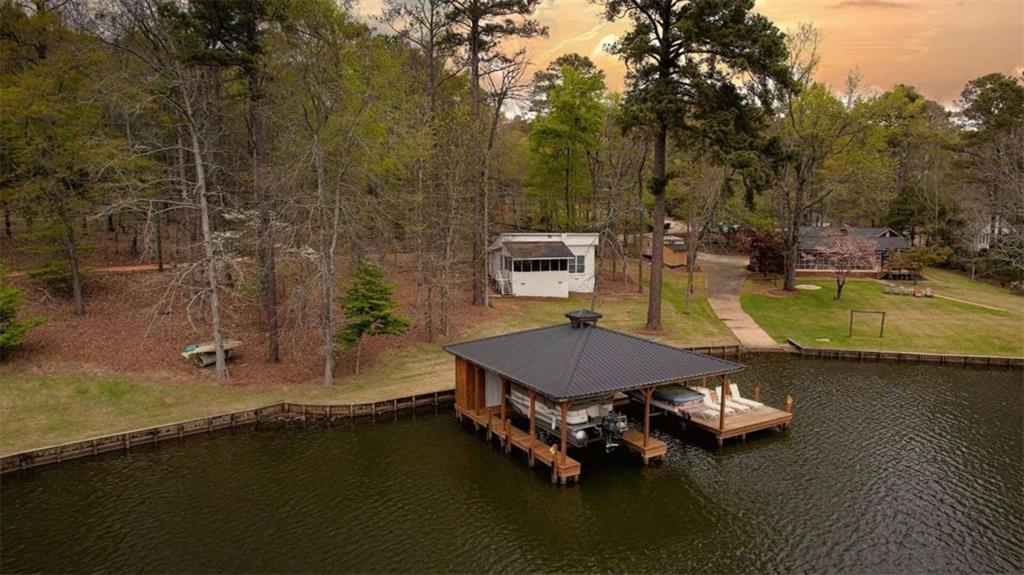 1697 County Line Ext Property Photo 4
