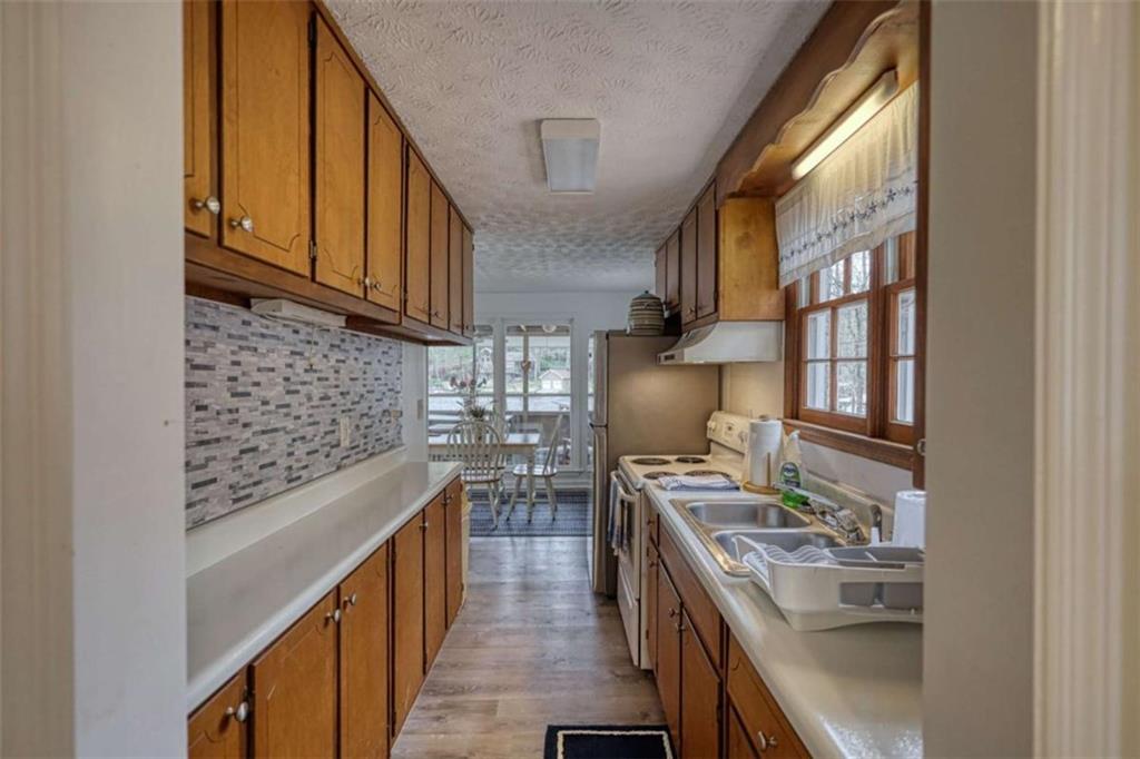 1697 County Line Ext Property Photo 13