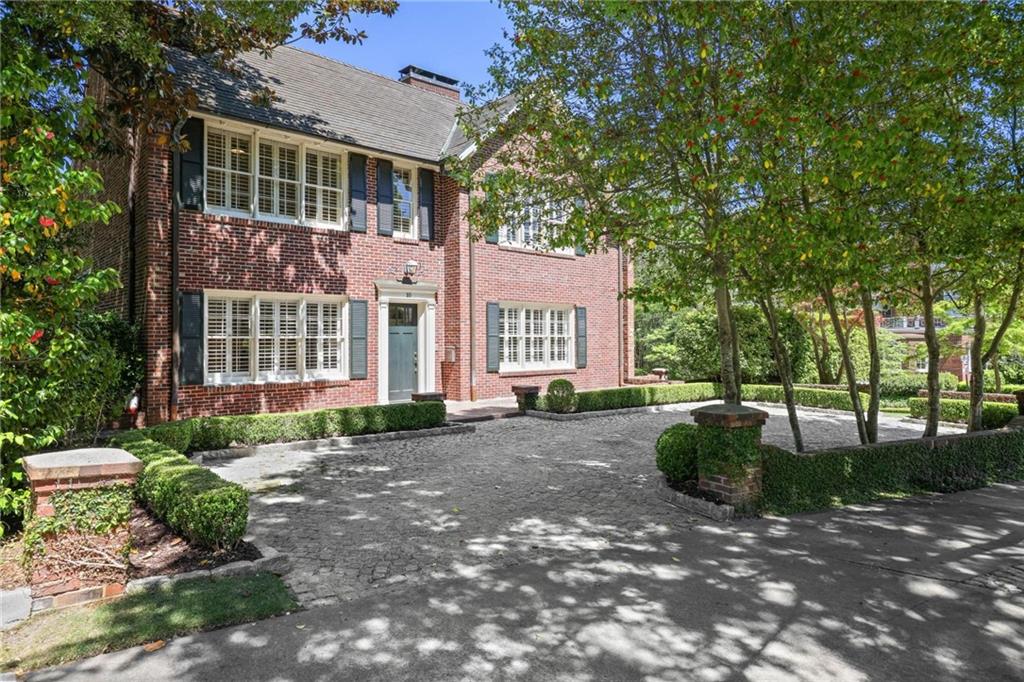 10 Palisades Road NE
