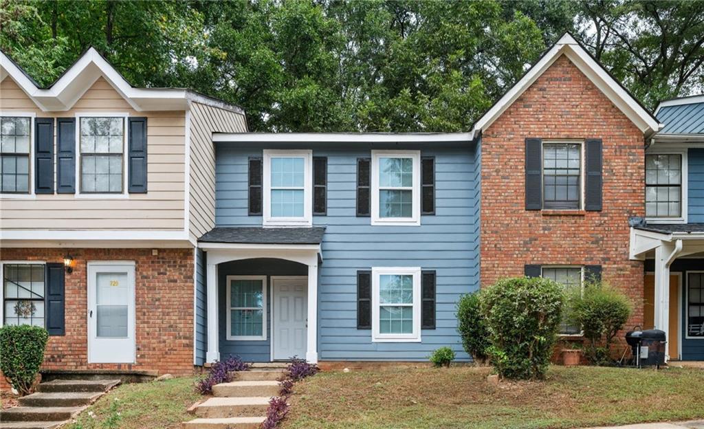 725 Oak Drive Property Photo 1