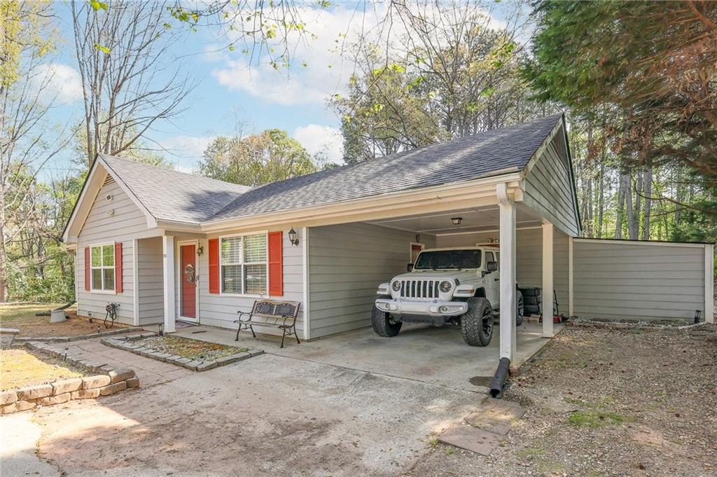 211 Brooks Lane Property Photo 4
