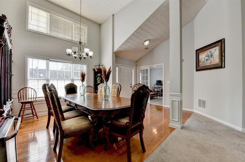 2290 Taylor Pointe Way Property Photo 9