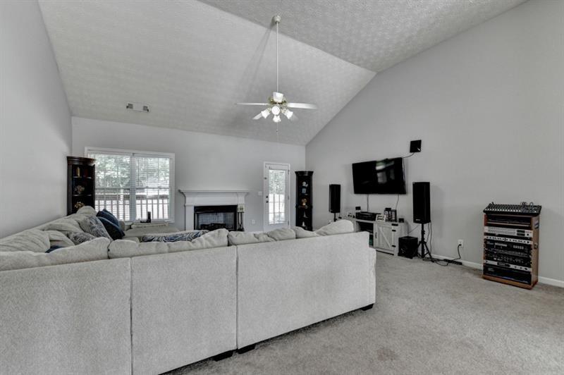 2290 Taylor Pointe Way Property Photo 15